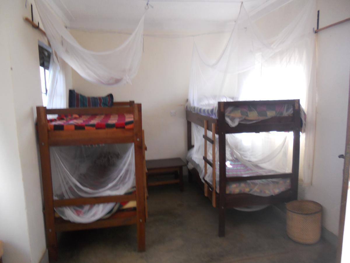 Masaka Backpackers, Tourists Cottage & Campsite 外观 照片